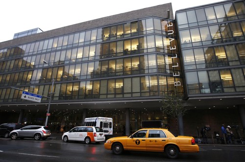 NYC physician tests positive for Ebola   - ảnh 1